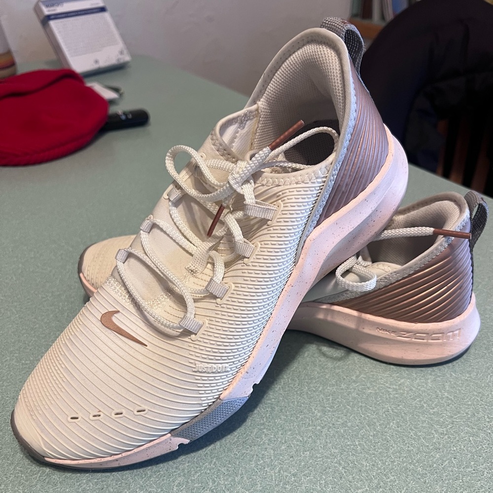 Women’s Nike Air Zoom Elevate MTLC Training Shoes